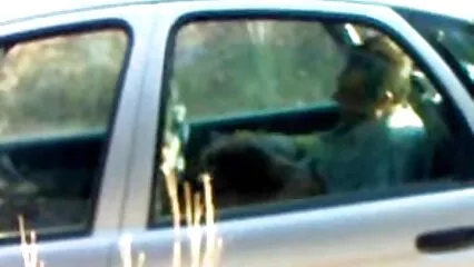 Il combattimento tra galli xxx film per adulti bianchi rilassa la fica nera della ragazza.