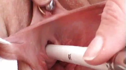 La nonna spettacolare ha donne nude hard succhiato il cazzo in macchina e ha mangiato sperma.