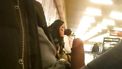 Un bel culo film hard gratuiti rotondo di una bellezza dai capelli rossi è saltato su un cazzo.