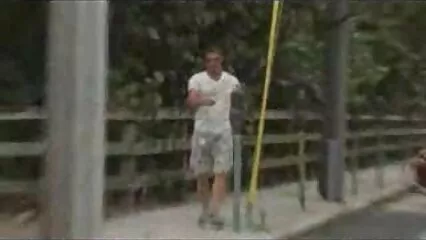 Troia video hard per adulti sporca ha sellato la faccia del ragazzo con la sua figa.