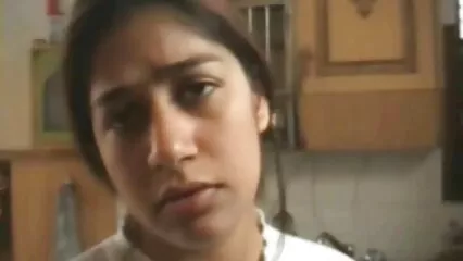 Bel sesso davanti al caminetto con una ragazza birichina con le tette elastiche. film porno gratis tinto brass