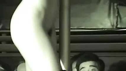 Per una cagna arrapata, un nonno grasso fa film completi hard italiani il cunnilingus.