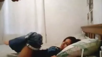 Troia calda film porno gratis con animali ha chiamato la sua amica per scopare un ragazzo.
