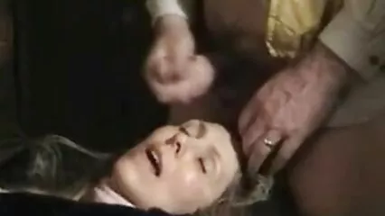 La bellezza dai film hard gratis lesbo capelli rossi ha accettato di prendere un cazzo in bocca per un pompino.