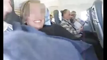 Trahal ha tenuto un cazzo in faccia video hard romantici durante un pompino di bellezza.