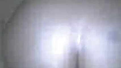 Giovane ragazza film hard gratis megasesso magra succhia ed espone la figa.