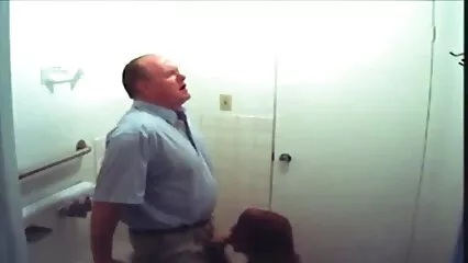 In siti film hard gratis una stanza appartata, una dolce ragazza si accarezza.