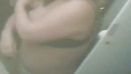 Spogliato e fatto sesso video amatoriali italiani hard con un simpatico ospite.