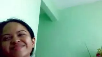 Cagna troia prende un grosso cazzo nella figa per la prima volta. film hard in lingua italiana gratis