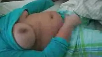 Affascinante donna video hard gratis rocco di colore serve diversi uomini.