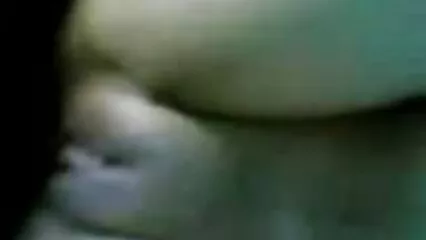 Chica succhia video hard orientali un delizioso pene in una maschera di carnevale.