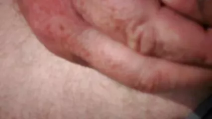 Fa un massaggio erotico al suo video italiani hard cliente.