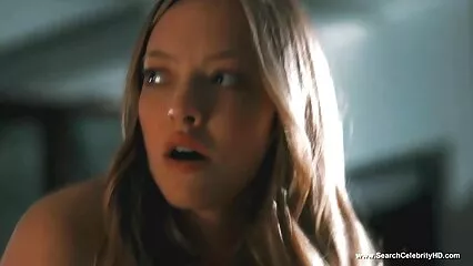 Ha abilmente allontanato le mutandine film pornografico completo dalla bella bellezza.