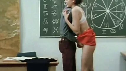 Una film hard da vedere gratis mora carina succhia il cazzo di un ragazzo duro.