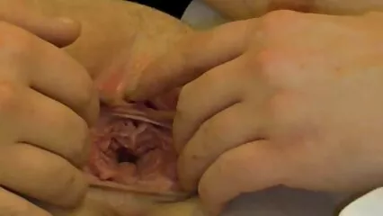 Bionda carina si è riempita la figa film pornografici italiani gratuiti con un dildo.