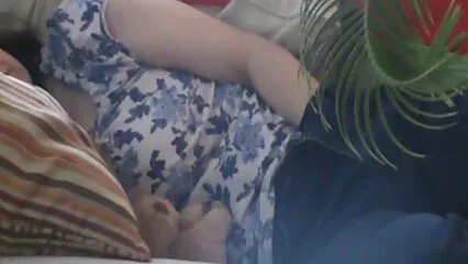Desiderava fare sesso e film porno a tre gratis scopava la bellezza in albergo sul letto.