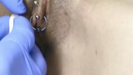 In una bella camera da letto, una fica nera su un pene bianco film porno donne pelose si è rivelata .