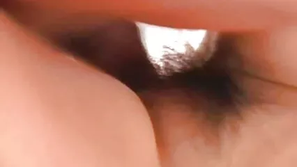 Seduto film porno hd gratis sul letto, il negro scopa le sorelle.