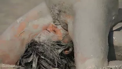 A un ragazzo di colore sano, a una ragazza viene dato il video hard privati italiani cancro.