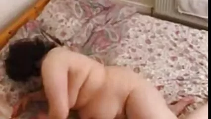 Le puttane alla festa hanno deciso di divertirsi film hard italiani mature con un uomo sexy.