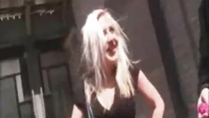 Scopare una video casalinghi hard italiani ragazza piatta nella sua giovane figa.