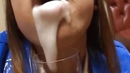 Schiaffeggia il bellissimo visone della principessa con un cazzo di film porno amatoriale donne mature cioccolato.