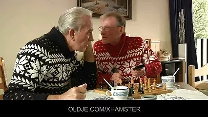 L'uomo ha deciso di controllare quanto sono video hard casalinghi italiani profonde le bocche delle ragazze.