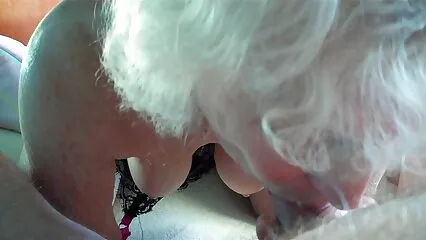 Cagna bionda gode di pene di film hard gratis in streaming cioccolato.