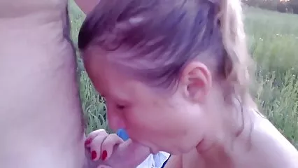Il maestro del voglio vedere un video hard salone di bellezza si scopa una donna anziana.