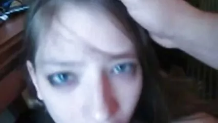 Il maschio ha attivamente colpito una snella bellezza calda durante il massaggio. cerco film porno gratis