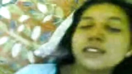 La bellezza allegra ha condiviso la sua film hard xxx fessura.